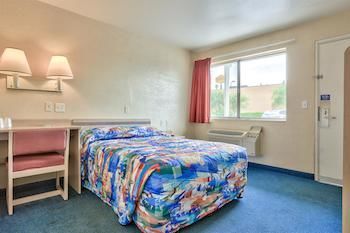 Hotel 6-youngtown, Az - Phoenix - Sun