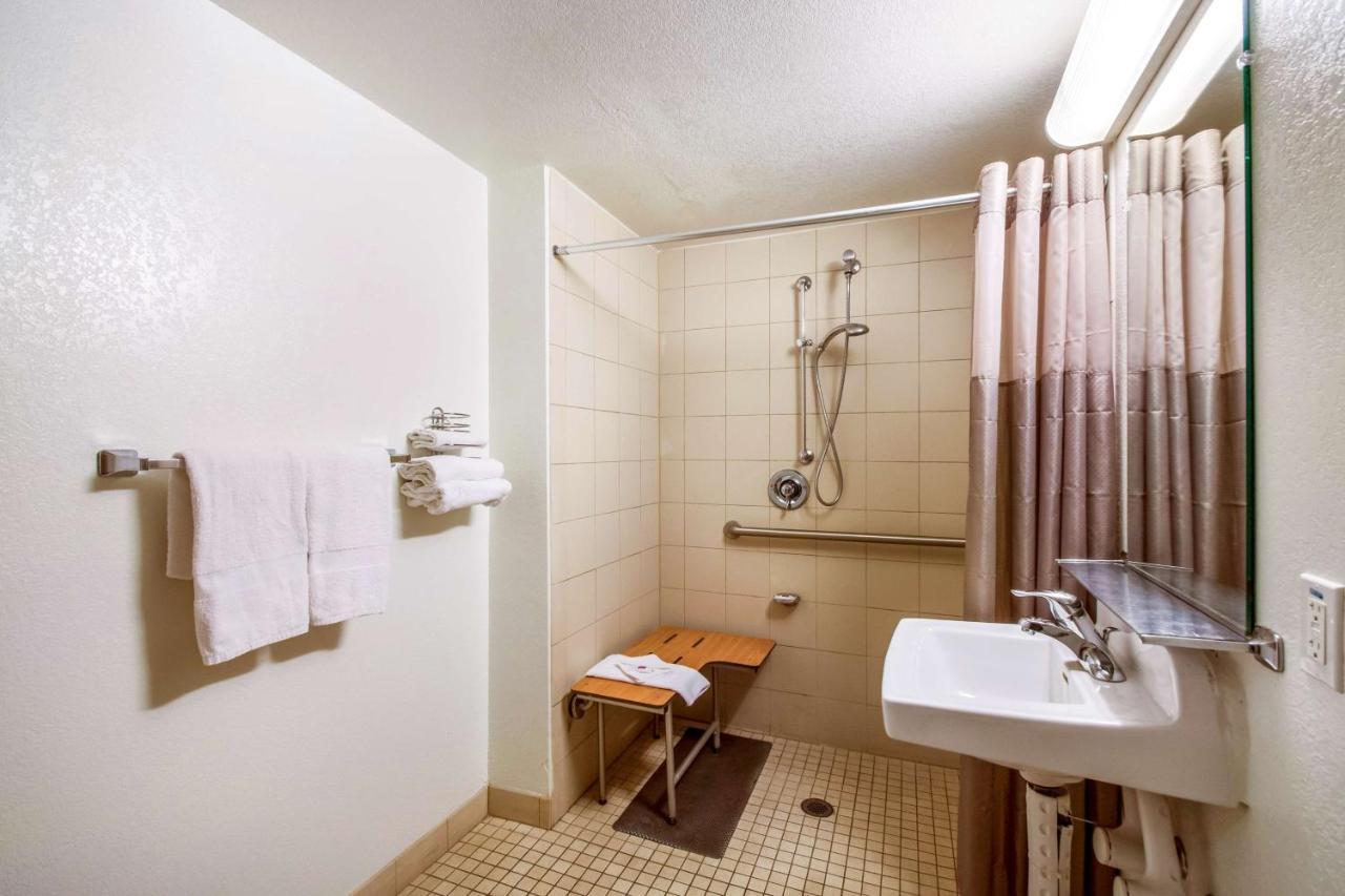 Hotel 6-youngtown, Az - Phoenix - Sun 2*